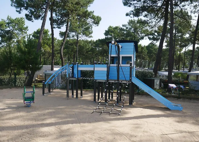 Camping Bonne Anse 409 Mobile 3 7 Personnes Les Mathes